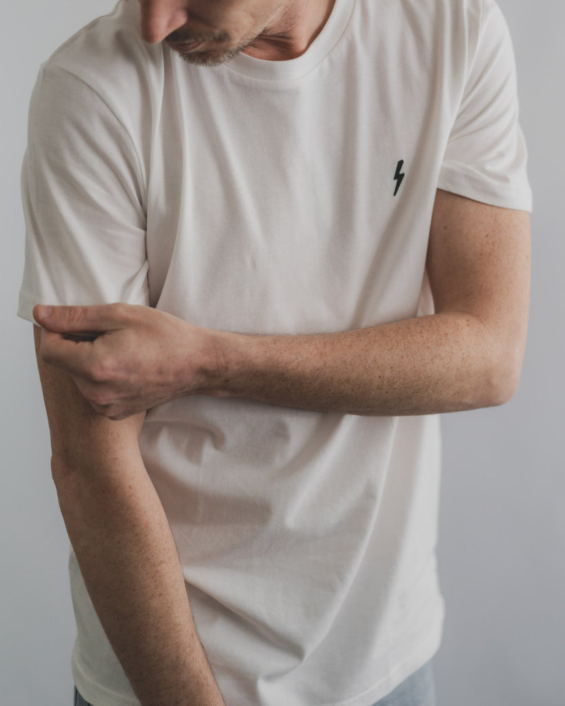 "Basic White" T-shirt blanc brodé coton bio